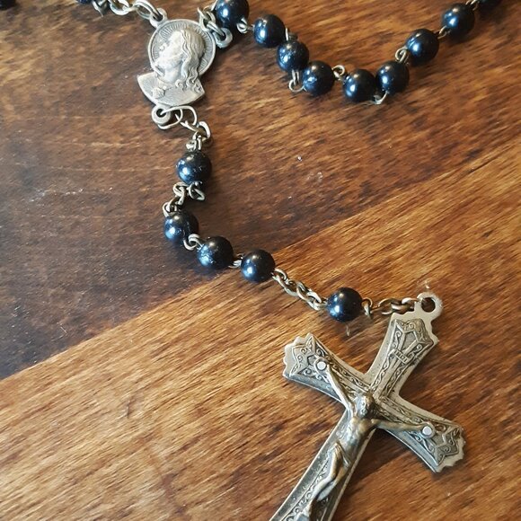 Two Vintage 1940s/1950s Italian Rosaries (a pair) - Picture 8 of 9